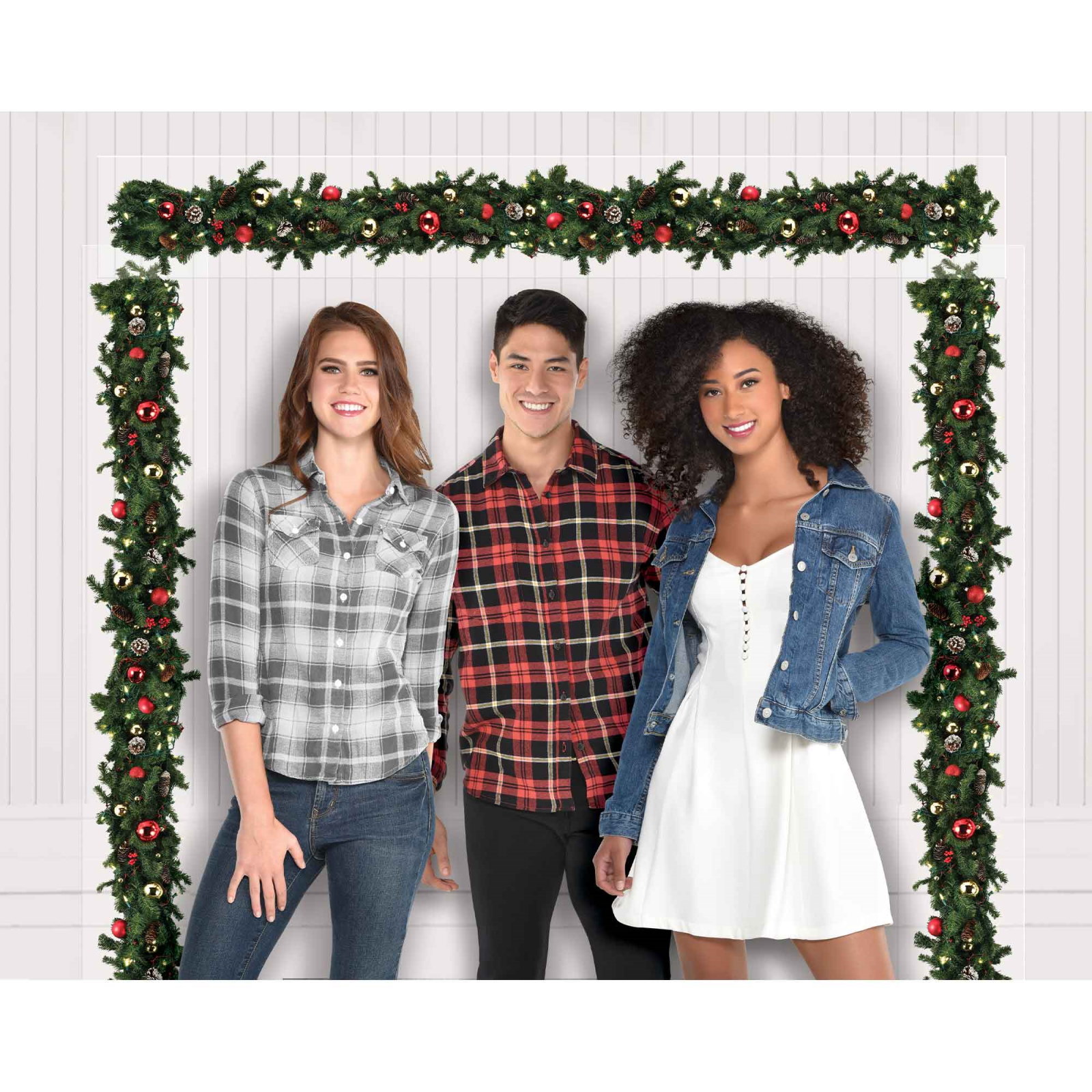 Christmas Pine Garland Scene Setter Backdrop